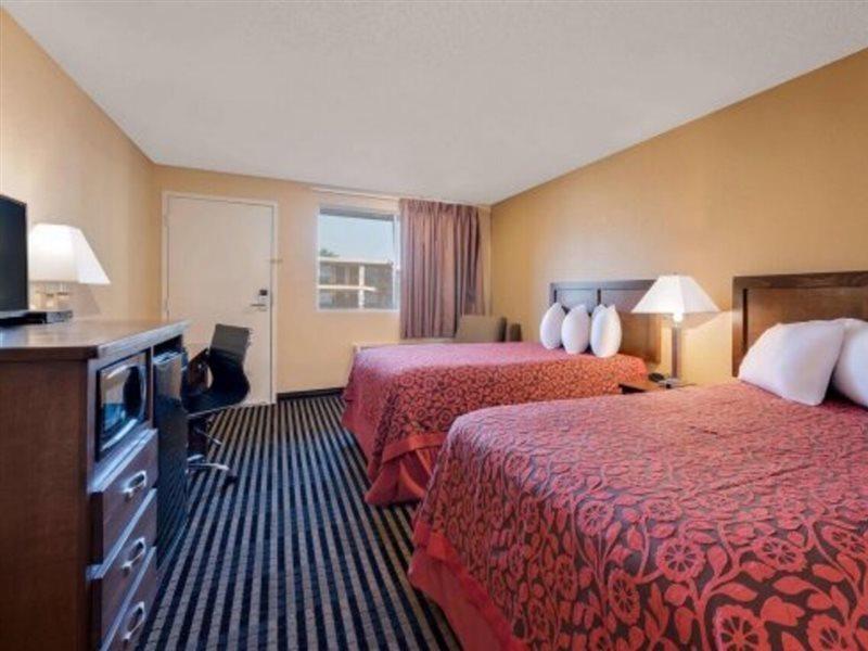 Days Inn Спокен Екстер'єр фото
