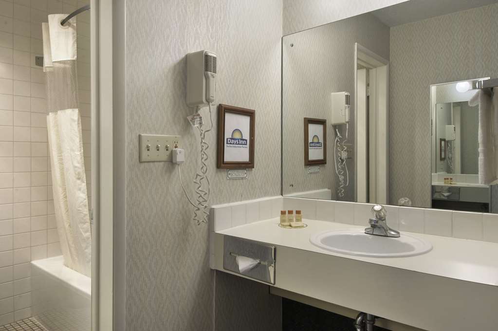 Days Inn Спокен Номер фото