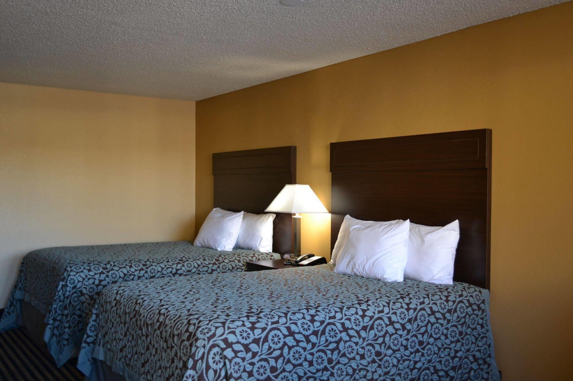 Days Inn Спокен Екстер'єр фото