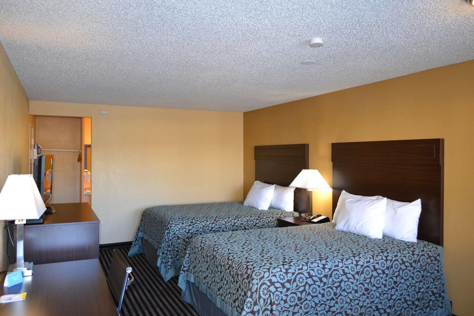 Days Inn Спокен Екстер'єр фото