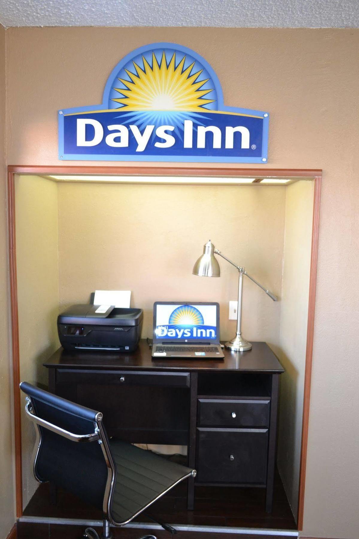 Days Inn Спокен Екстер'єр фото